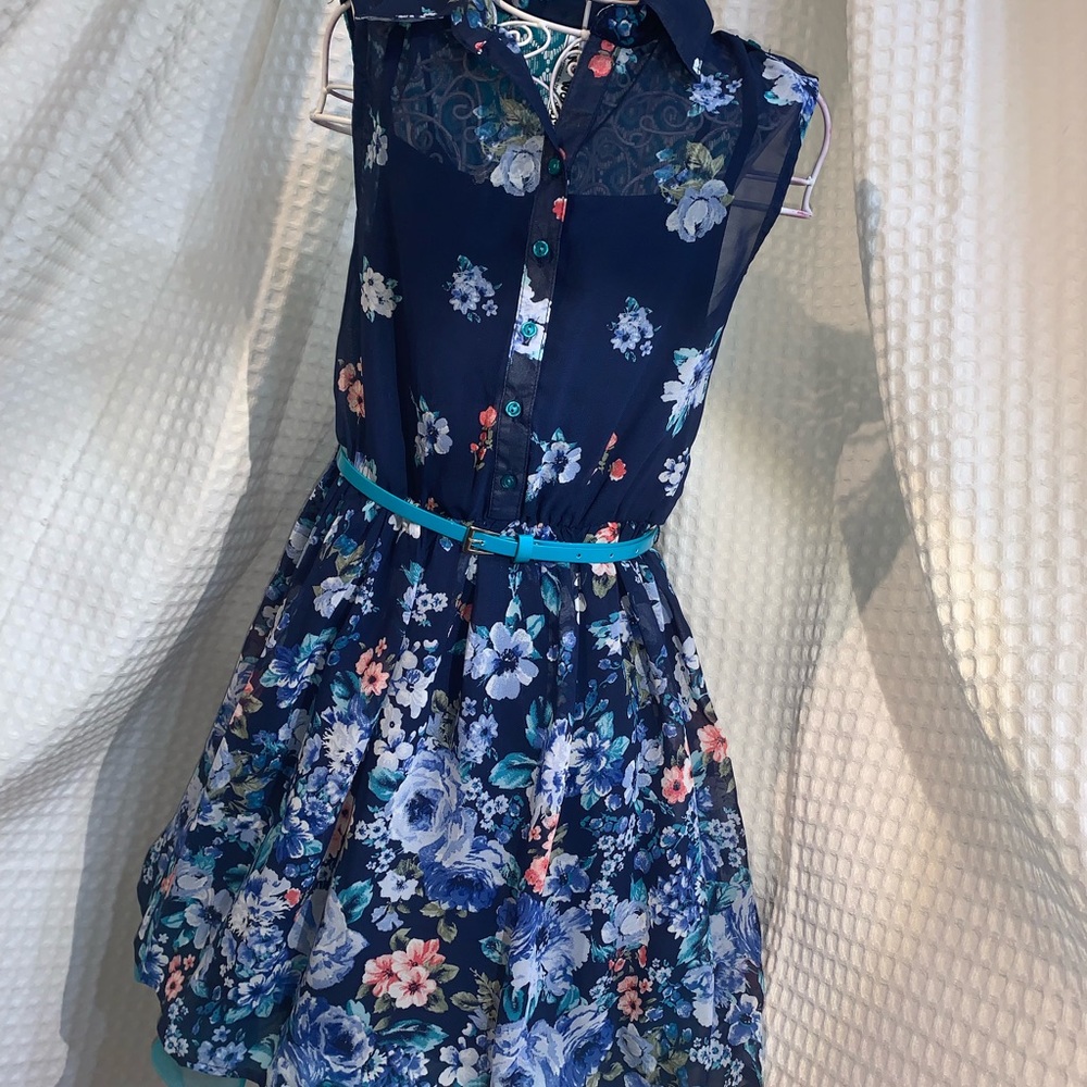 This is a beautiful blue floral sun dress